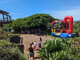 If you'd like to pay for your bounce house hire when we arrive, just call! Another jumping castle party that's gone off without a hitch!